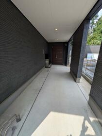 15/15 エントランス