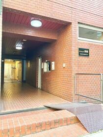 16/16 エントランス