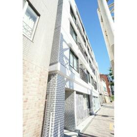 16/16 エントランス