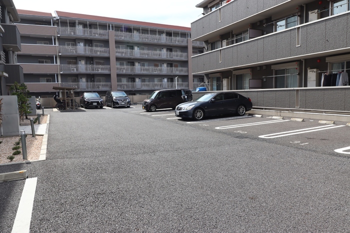 16/16 駐車場