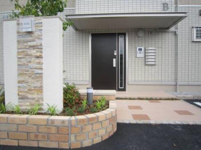 16/27 エントランス