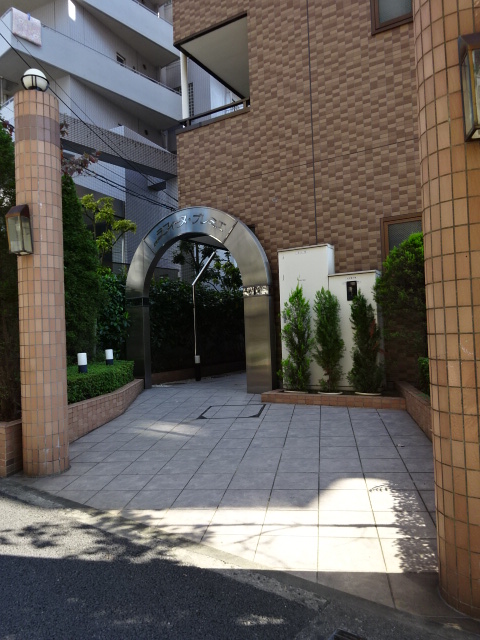 20/28 エントランス