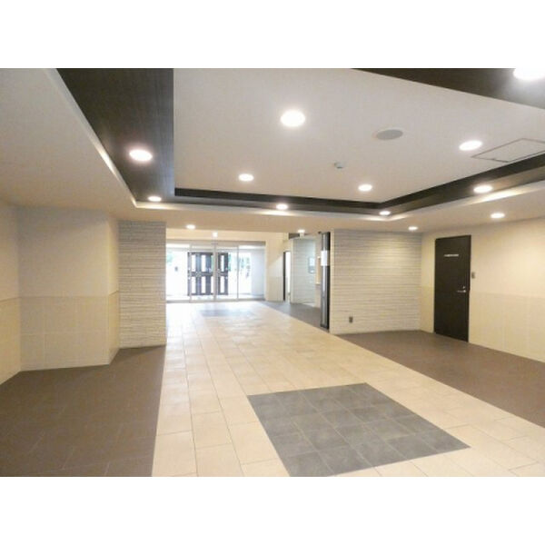 17/17 エントランス