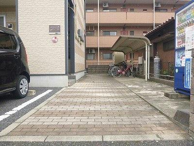 13/16 エントランス