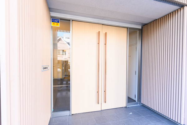 13/13 エントランス