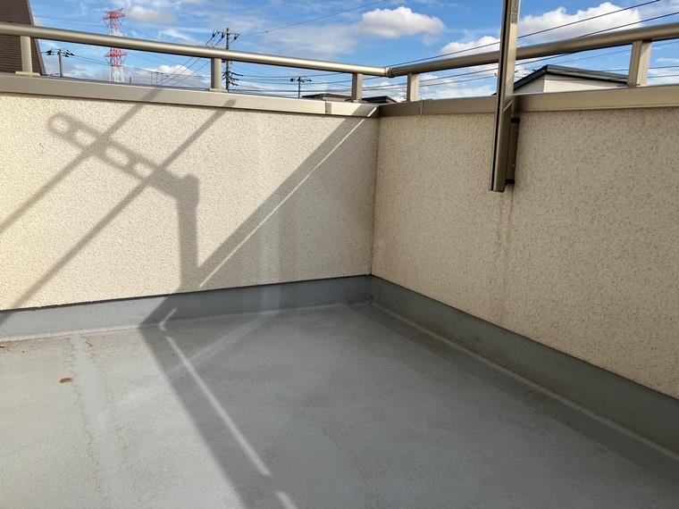 13/18 バルコニー