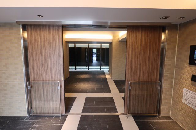 2/3 エントランス