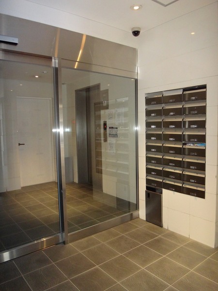 14/14 エントランス