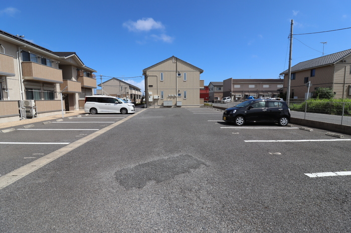 19/28 駐車場