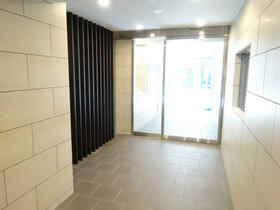 2/2 エントランス