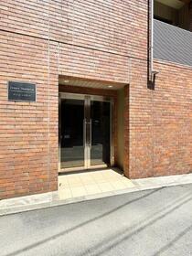 16/16 エントランス