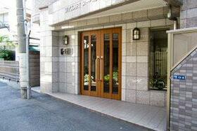 16/16 エントランス