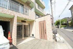 16/16 エントランス