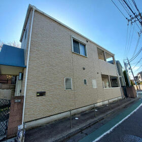 16/23 エントランス