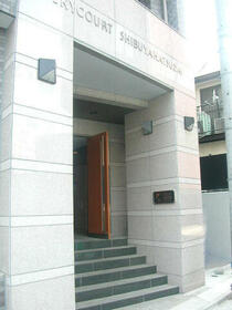 16/16 エントランス