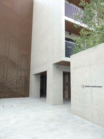 2/2 エントランス