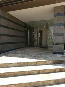 14/16 エントランス