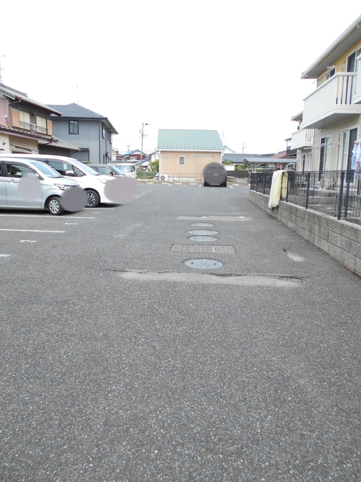 16/23 駐車場