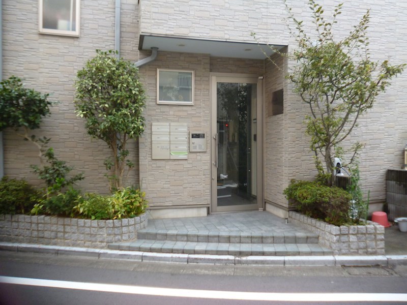 13/13 エントランス