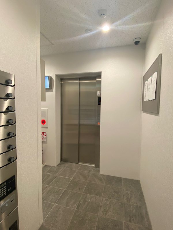 17/17 エントランス