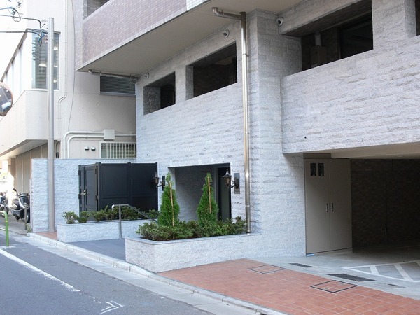 13/14 エントランス