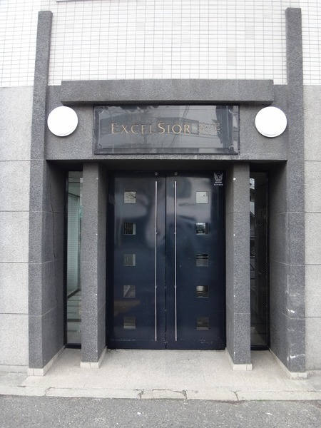 13/14 エントランス