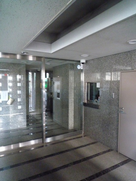 14/14 エントランス