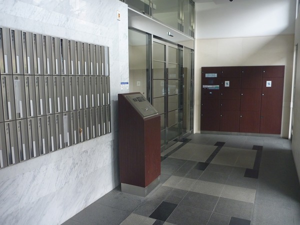 4/4 エントランス