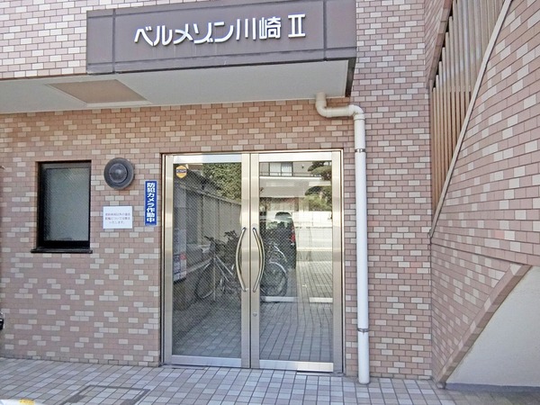 13/14 エントランス