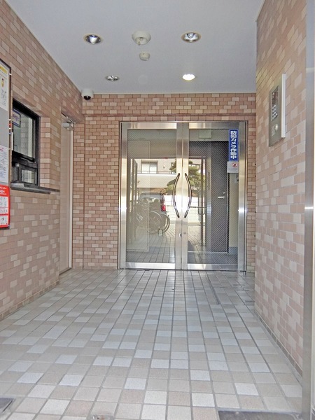 14/14 エントランス