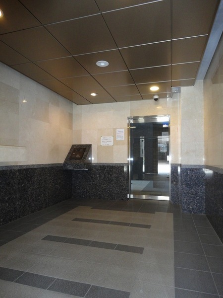 14/14 エントランス