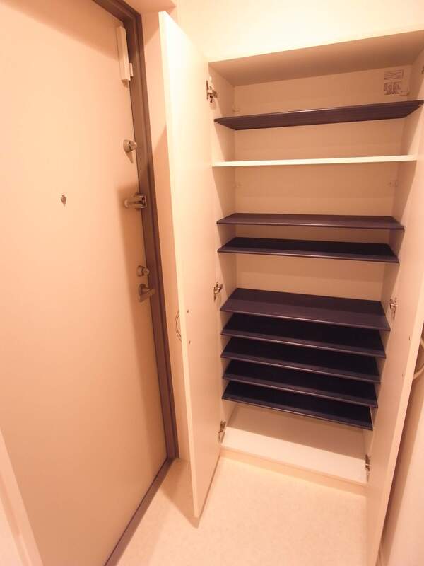 16/20 エントランス