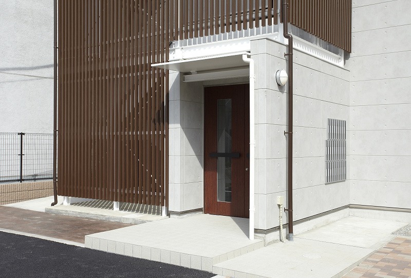 17/17 エントランス