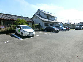 2/3 駐車場