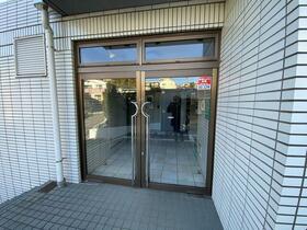 16/16 エントランス