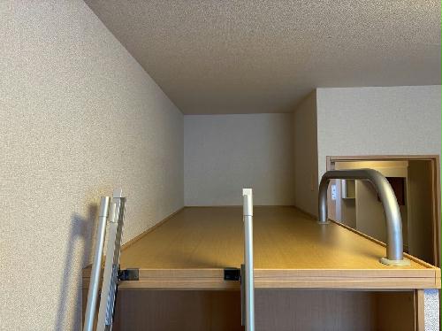 13/14 エントランス