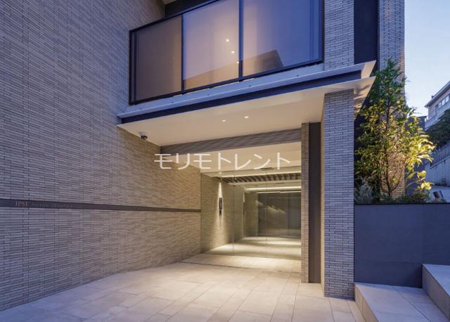 13/14 エントランス