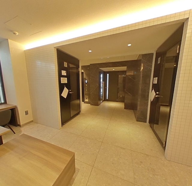 20/22 エントランス