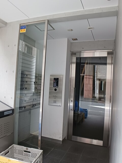 14/20 エントランス