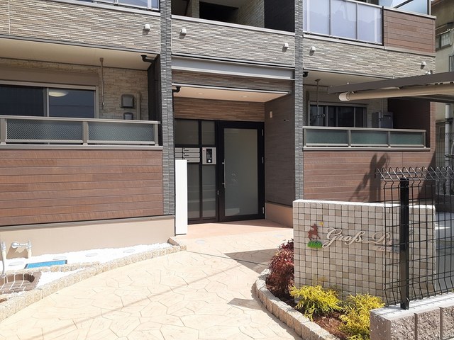 14/20 エントランス