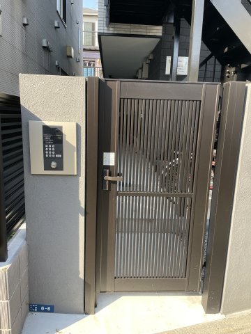 14/19 エントランス