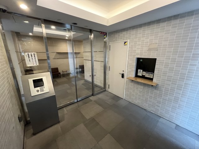 2/3 エントランス