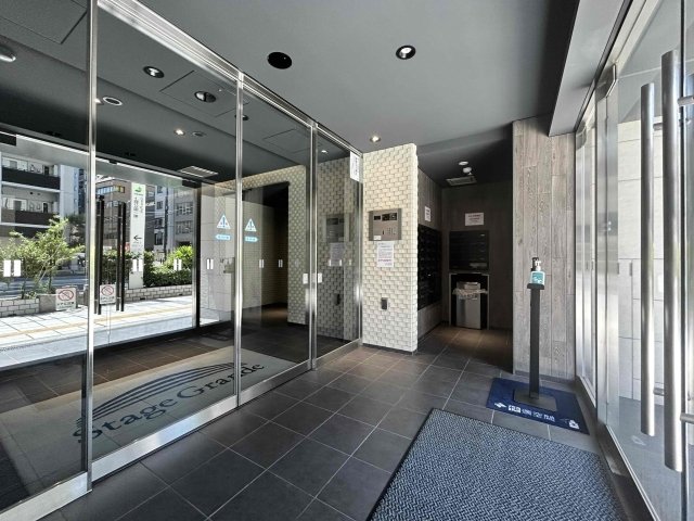 4/5 エントランス