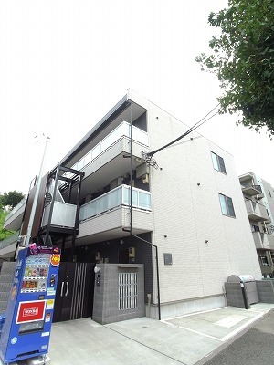 13/14 エントランス