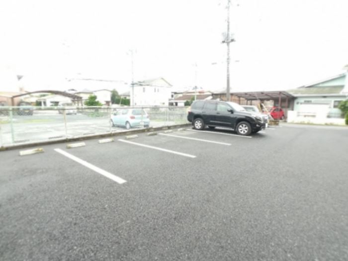 20/28 駐車場