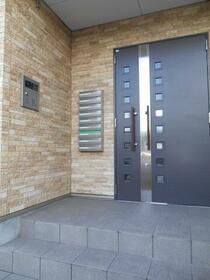 15/15 エントランス