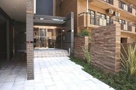 16/16 エントランス