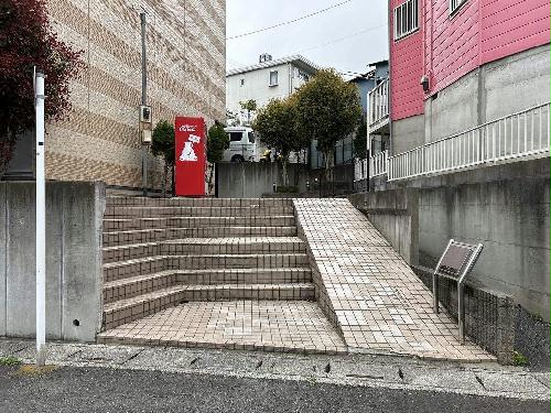 13/14 エントランス