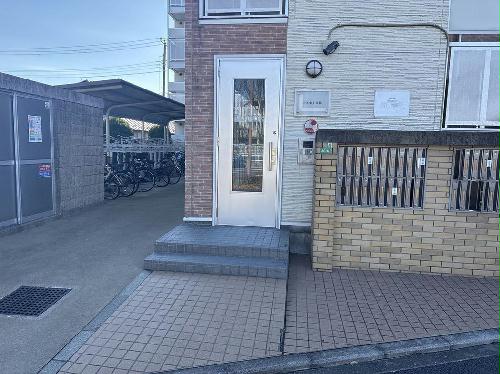 3/3 エントランス