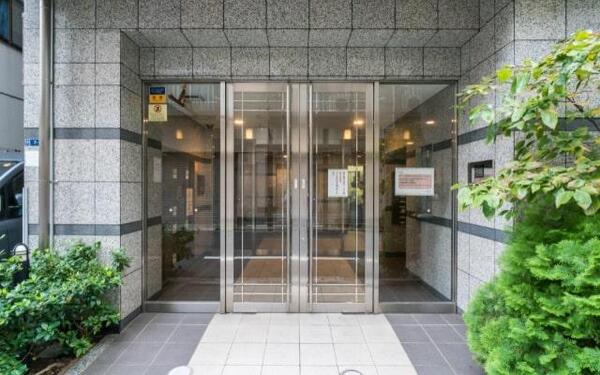 5/5 エントランス